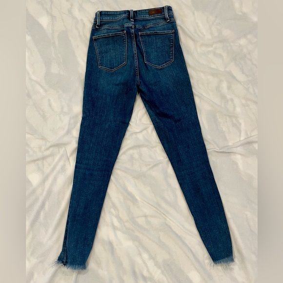 Abercrombie and Fitch Simone High Rise Ankle Jeans - Picture 2 of 5